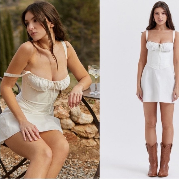 House of CB Dresses & Skirts - NWOT HOUSE OF CB Carlotta White Cotton Corset Mini Dress sz XL